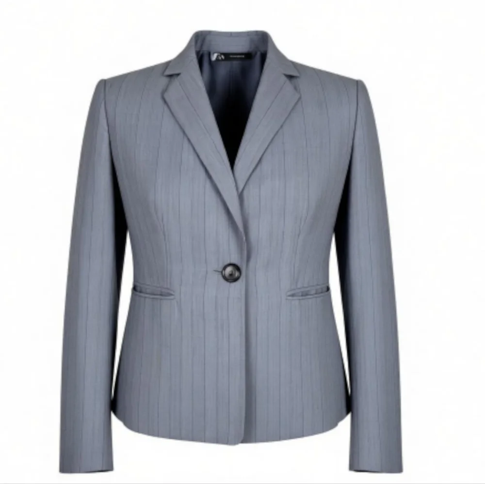 Kasper Blazer Size 4P Gray Pinstripe Front Slip Pockets 1 Button Closure Lined